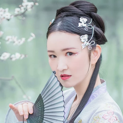 嬌艷花朵女生頭像，唯美古風(fēng)真人頭像