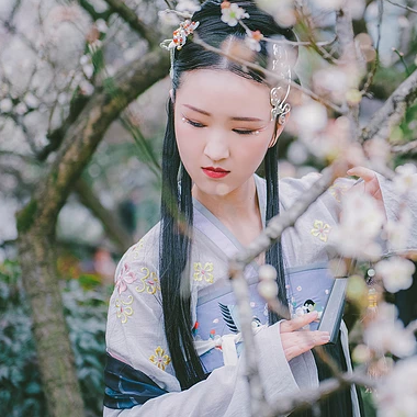 嬌艷花朵女生頭像，唯美古風(fēng)真人頭像