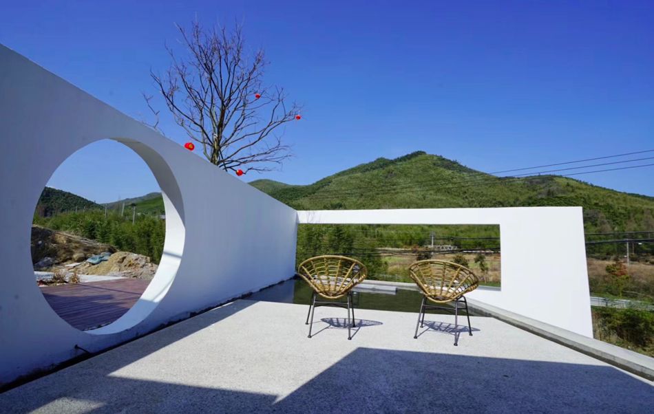 莫干山魚(yú)缸·花田美宿，旅途雖驅(qū)愁不如早還家