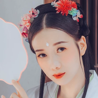 清新精致帶團(tuán)扇女生頭像，唯美古風(fēng)真人頭像