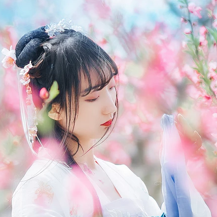 清新桃花女生頭像，唯美古風(fēng)真人頭像