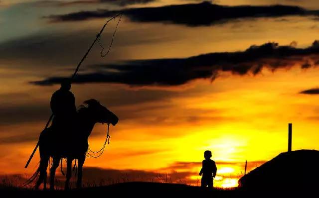 如詩如畫的草原意境，唯美風(fēng)景圖片！