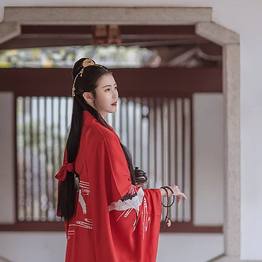 優(yōu)雅紅衣女生頭像，唯美古風(fēng)真人頭像