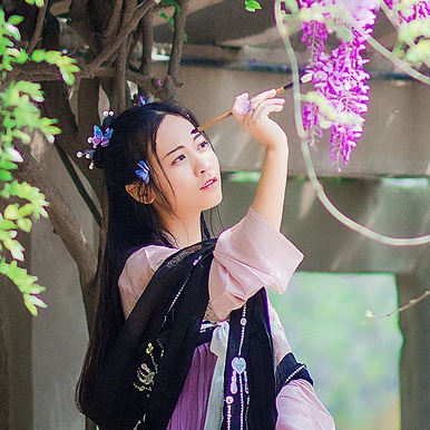 高貴氣質(zhì)紫藤女生頭像，唯美古風(fēng)真人頭像