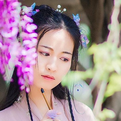 高貴氣質(zhì)紫藤女生頭像，唯美古風(fēng)真人頭像