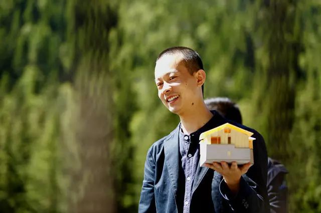 光和云朵·雪寶頂，喂馬劈柴看盡四季繁華