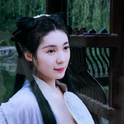 素雅復(fù)古帶傘女生頭像，唯美古風(fēng)真人頭像