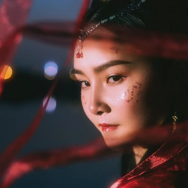 紅衣裳女生頭像，唯美古風真人頭像