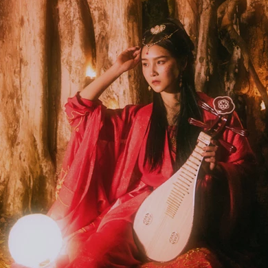 紅衣裳女生頭像，唯美古風真人頭像