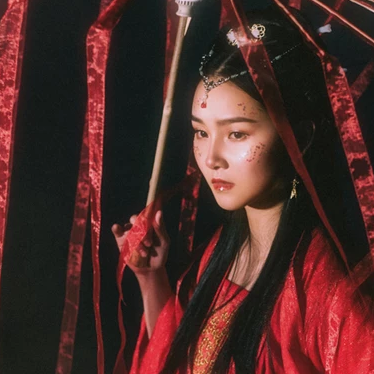 紅衣裳女生頭像，唯美古風真人頭像