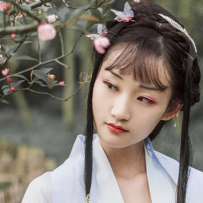 清新粉花女生頭像，唯美古風(fēng)真人頭像