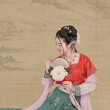 古典牡丹帶傘團(tuán)扇女生頭像，唯美古風(fēng)真人頭像