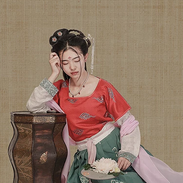 古典牡丹帶傘團(tuán)扇女生頭像，唯美古風(fēng)真人頭像