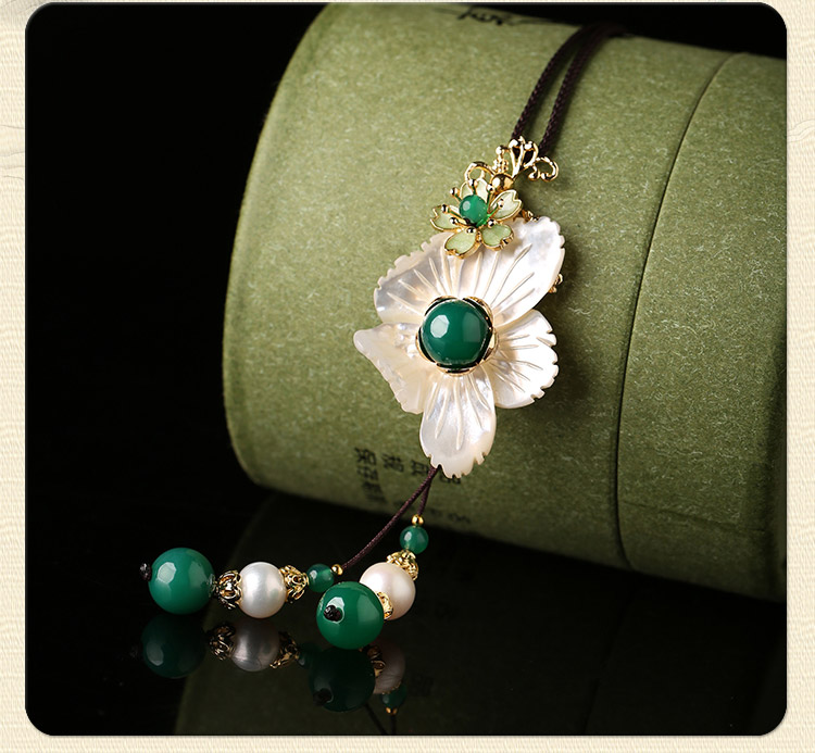 珍珠流蘇花朵鎖骨鏈，小清新項鏈?zhǔn)罪? src="/wenxue/d/file/bigpic/190404/04/13-1P413110401.jpg" / data-r04n="nLPP83"><br / data-3t01="IX5Ubu">
	<img alt=