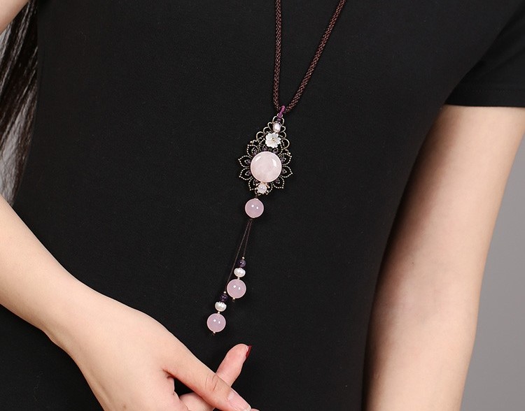 粉妝玉砌項鏈，水晶吊墜復(fù)古風(fēng)毛衣鏈?zhǔn)罪? src="/wenxue/d/file/bigpic/190404/04/13-1P413112044.jpg" / data-u0AN="GrfXcy"><br / data-tEJB="2DDSBO">
	<img alt=