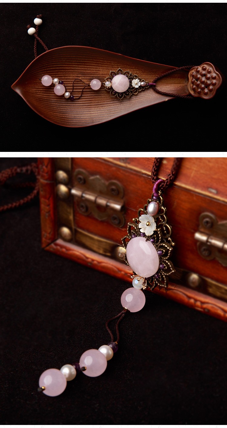 粉妝玉砌項鏈，水晶吊墜復(fù)古風(fēng)毛衣鏈?zhǔn)罪? src="/wenxue/d/file/bigpic/190404/04/13-1P413112043-50.jpg" / data-MYD1="rL19KC"><br / data-y78a="iOPG2j">
	<img alt=