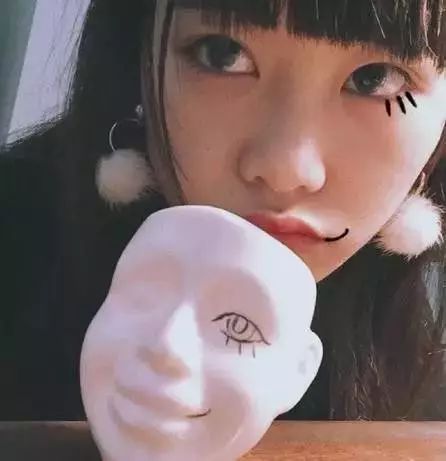 自帶仙氣的手繪插畫，古典與現(xiàn)代的巧妙結(jié)合