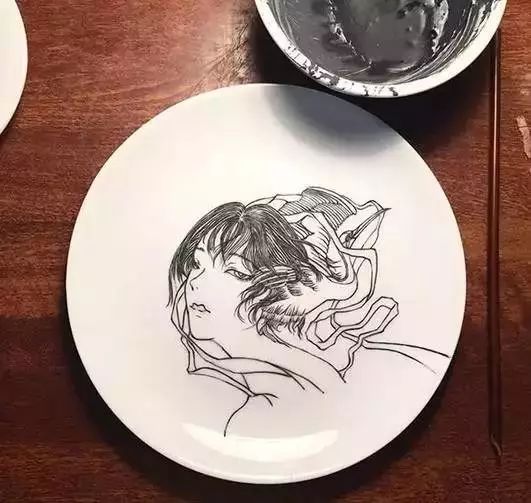 自帶仙氣的手繪插畫，古典與現(xiàn)代的巧妙結(jié)合