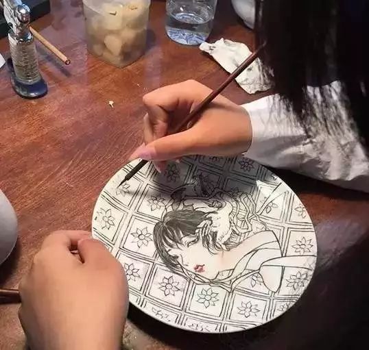 自帶仙氣的手繪插畫，古典與現(xiàn)代的巧妙結(jié)合