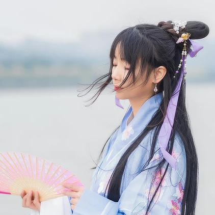 風(fēng)花雪月帶傘女生頭像，唯美古風(fēng)真人頭像