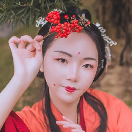 紅豆相思紅衣女生頭像，唯美古風真人頭像