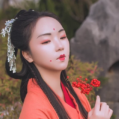 紅豆相思紅衣女生頭像，唯美古風真人頭像