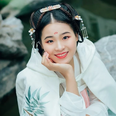 超萌可愛帶團扇女生頭像，唯美古風真人頭像