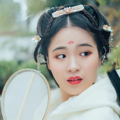 超萌可愛帶團扇女生頭像，唯美古風真人頭像