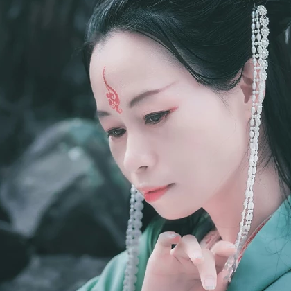 蓮花花開女生頭像，唯美古風(fēng)真人頭像