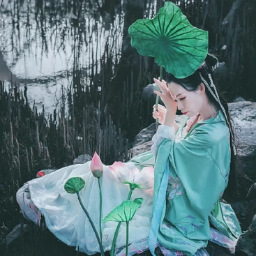 蓮花花開女生頭像，唯美古風(fēng)真人頭像