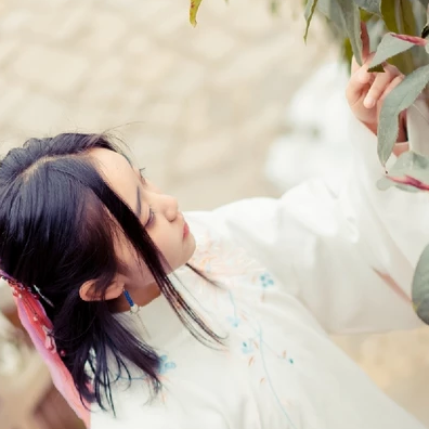 清新文藝淡雅女生頭像，唯美古風真人頭像