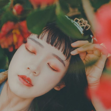 山茶花開女生頭像，唯美古風真人頭像