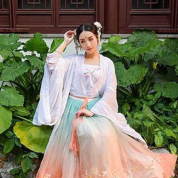 青山煙雨女生頭像，唯美古風(fēng)真人頭像