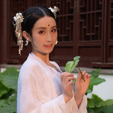 青山煙雨女生頭像，唯美古風(fēng)真人頭像