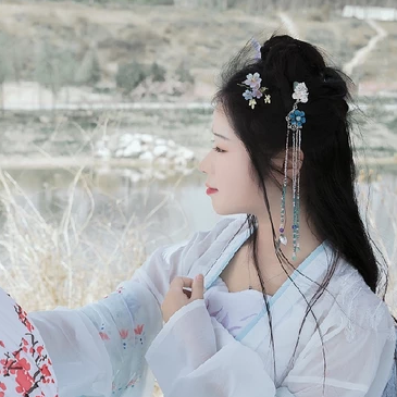 明媚江湖女生頭像，唯美古風真人頭像