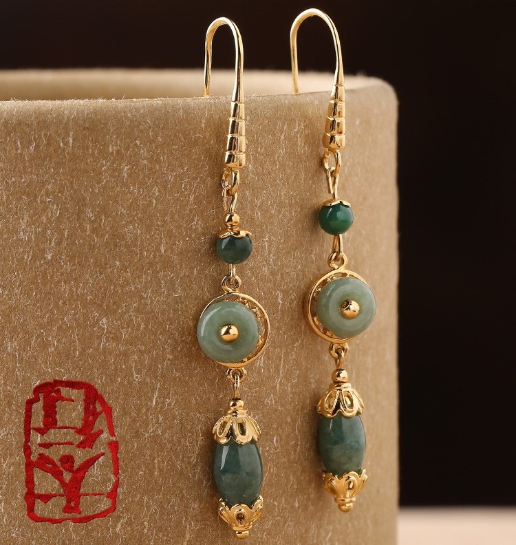 氣質(zhì)翡翠吊墜耳環(huán)，古風古典首飾