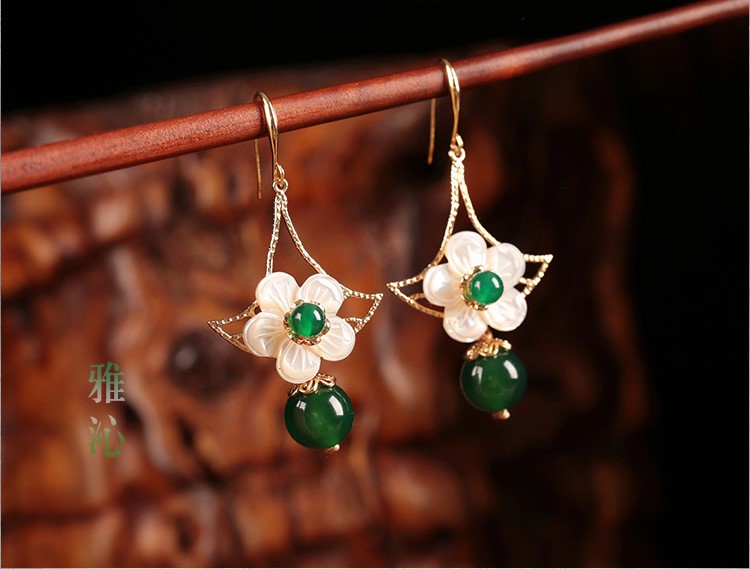 淡雅貝殼花朵墜耳環(huán)，古風(fēng)雅沁氣質(zhì)清新首飾