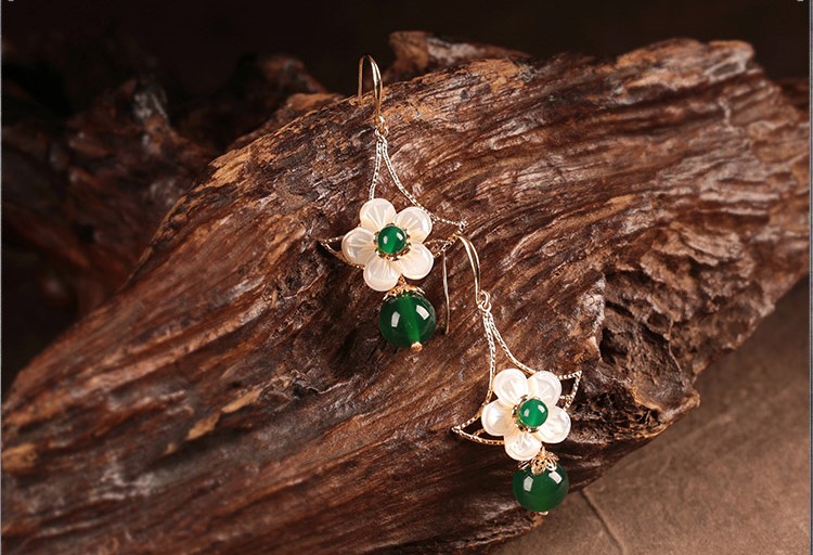淡雅貝殼花朵墜耳環(huán)，古風(fēng)雅沁氣質(zhì)清新首飾