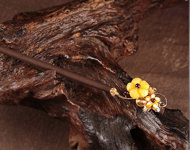自然清新木簪子，淡黃花朵發(fā)簪頭飾