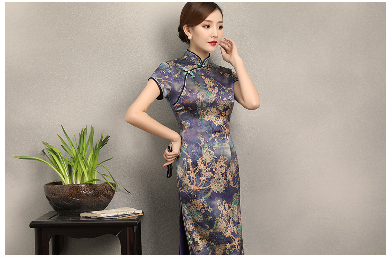 蒼翠復(fù)古修身旗袍，典雅印花旗袍裙