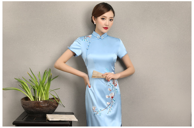 淡藍(lán)清新繡花旗袍，散香時尚旗袍裙
