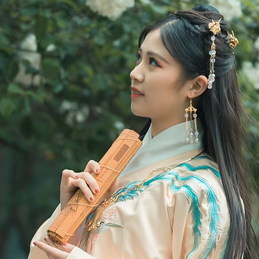 繡球花帶團(tuán)扇女生頭像，唯美古風(fēng)真人頭像
