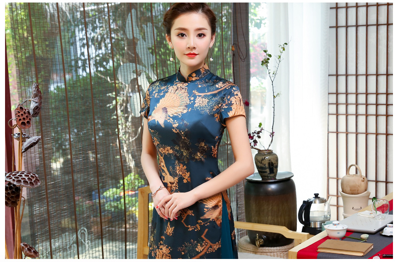 吉祥孔雀圖旗袍，家佳樂(lè)文學(xué)奧黛旗袍裙