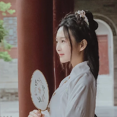 甜美可愛帶傘團扇女生頭像，唯美古風真人頭像