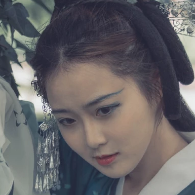 青衣帶斗笠女生頭像，唯美古風(fēng)真人頭像