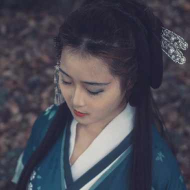 青衣帶斗笠女生頭像，唯美古風(fēng)真人頭像