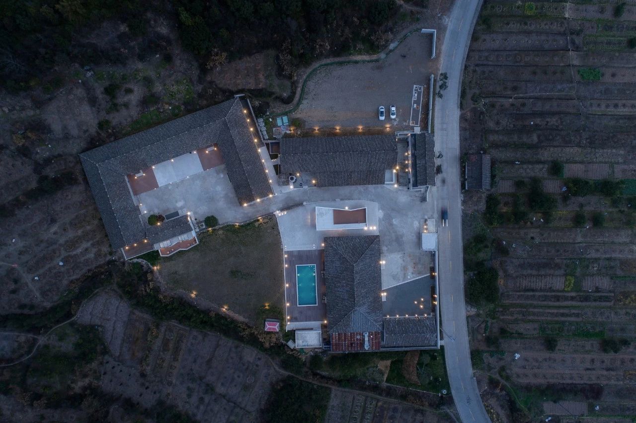 九熹·大樂之野，流水的大樂之野鐵打的小白墻