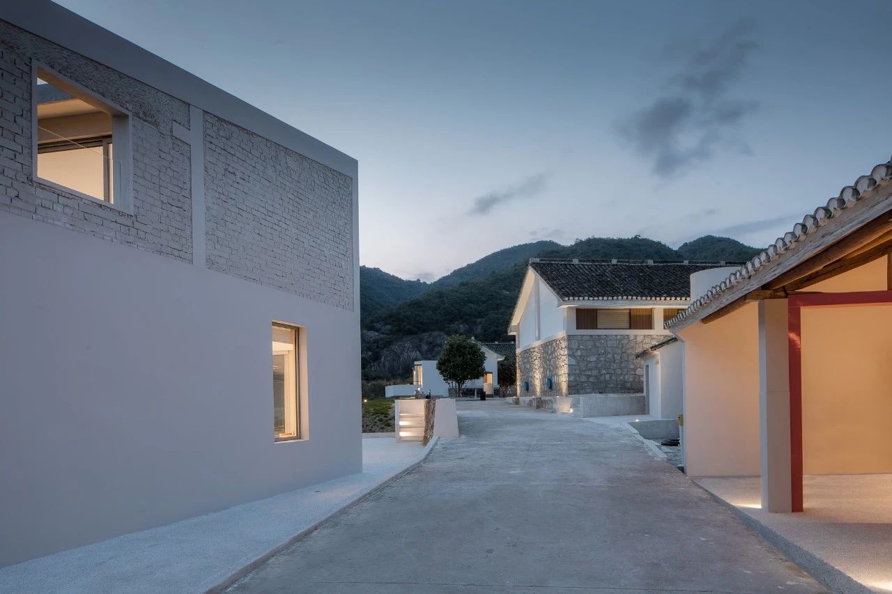 九熹·大樂(lè)之野，流水的大樂(lè)之野鐵打的小白墻