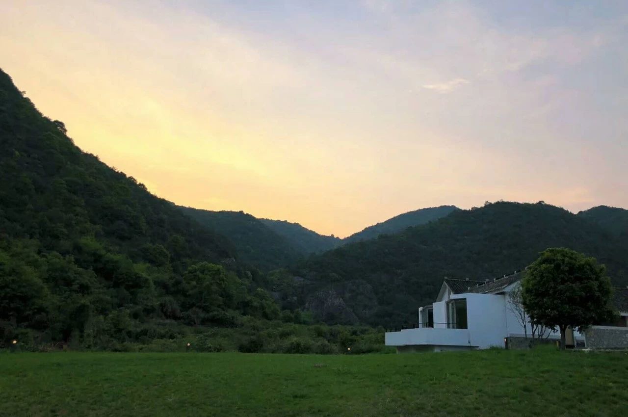 九熹·大樂(lè)之野，流水的大樂(lè)之野鐵打的小白墻