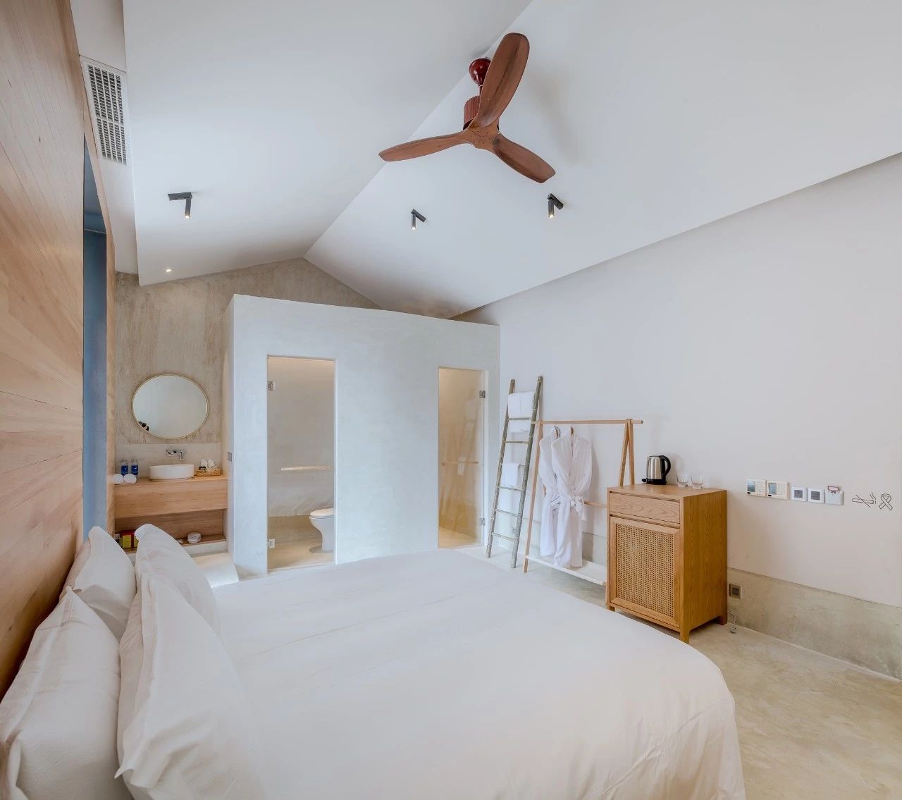 九熹·大樂之野，流水的大樂之野鐵打的小白墻